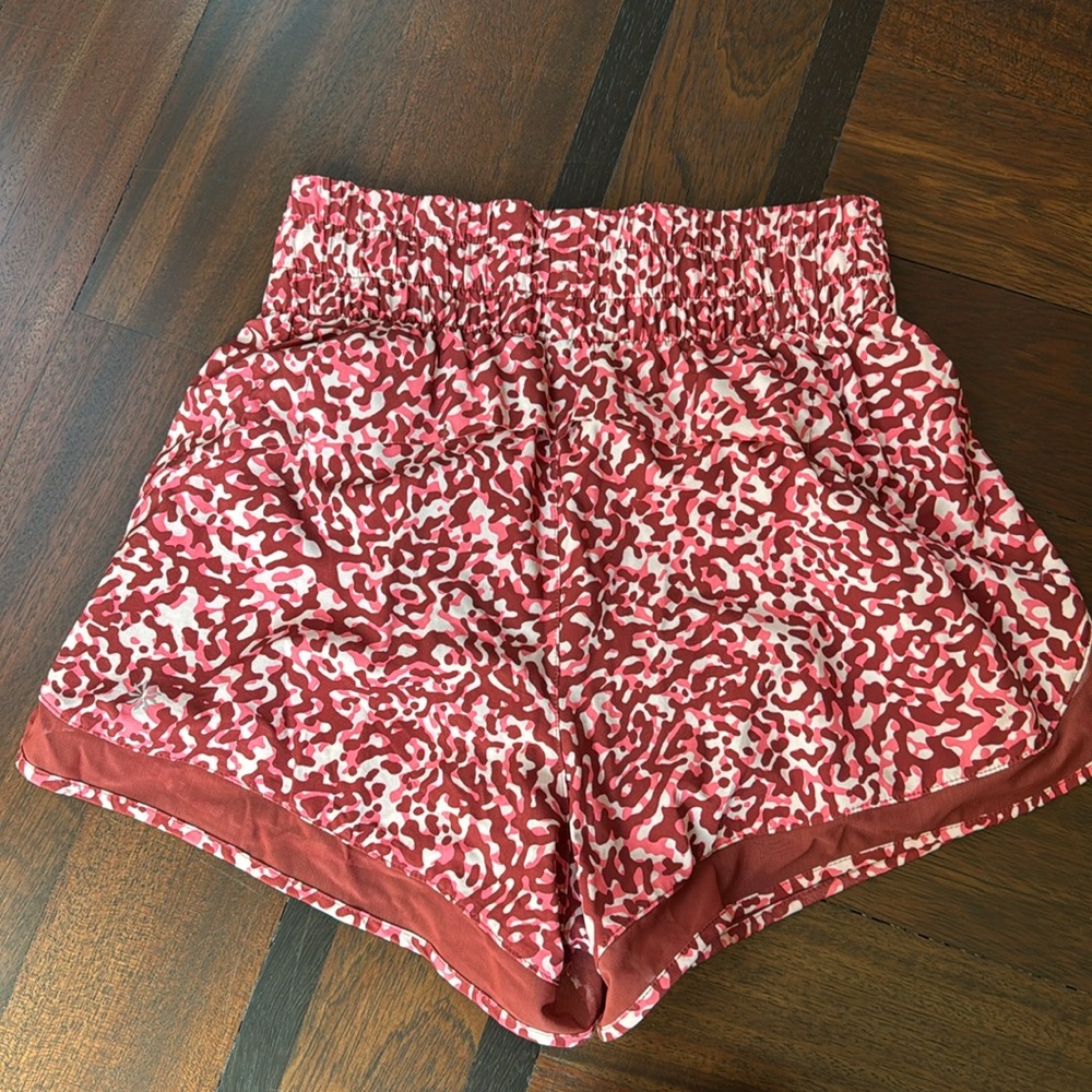 Athleta Mesh Racer High Rise 3” Shorts - Picture 6 of 6